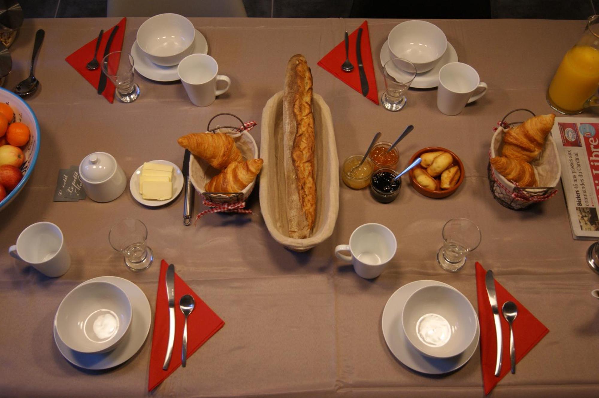 Bed and Breakfast Le Petit Moliere Servian Exterior foto
