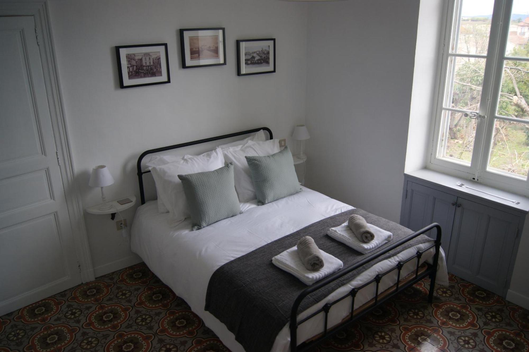 Bed and Breakfast Le Petit Moliere Servian Zimmer foto